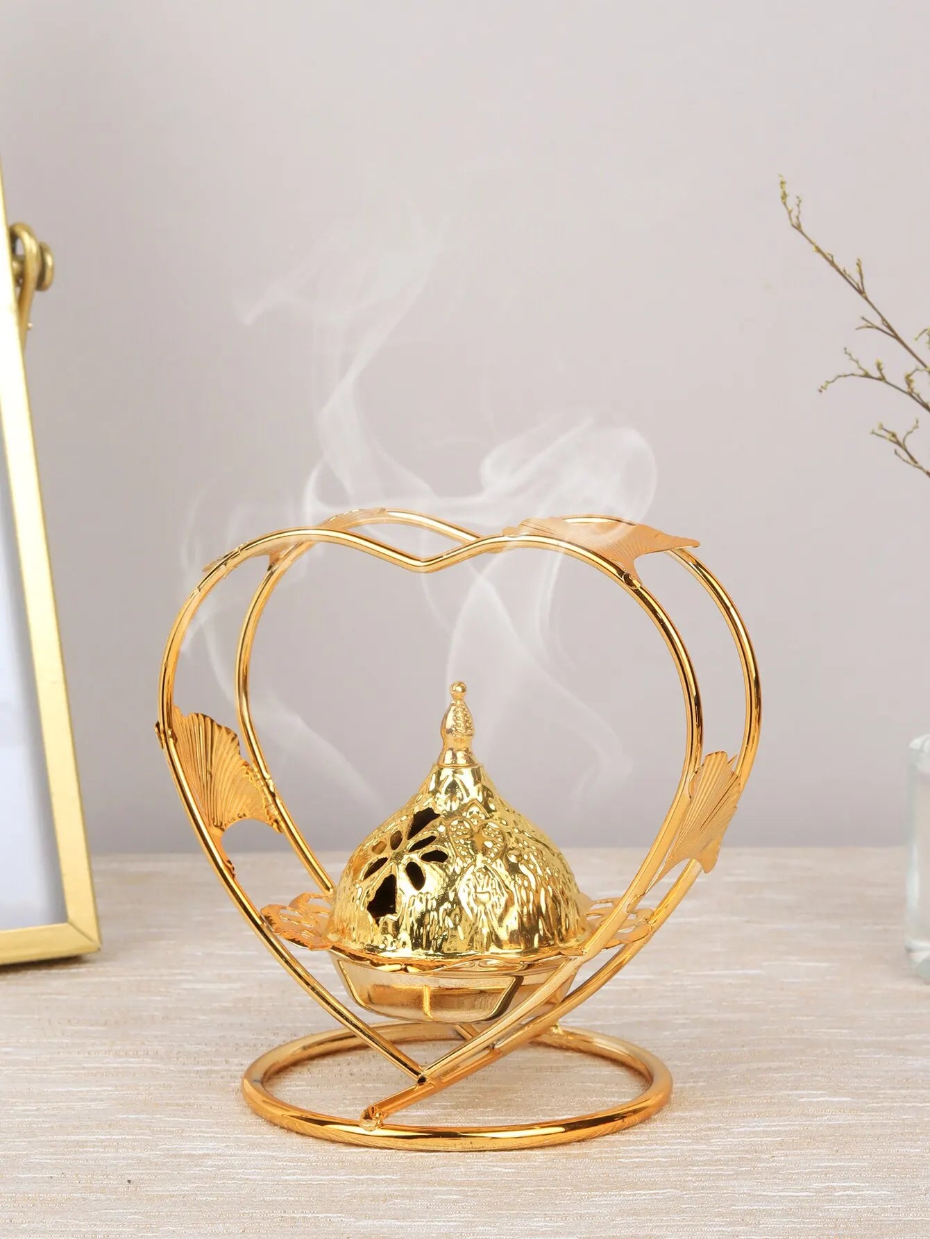 1pc Incense Burner Home Indoor Gold Heart Shaped Incense Burner Creative Middle Eastern Decoration Electroplating Process